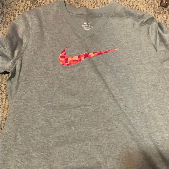 Grey T-shirt - Picture 1 of 2